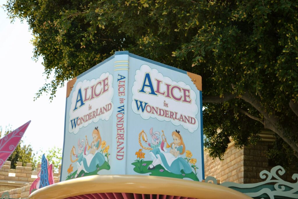Alice's Adventures in Wonderland by Lewis Carroll
